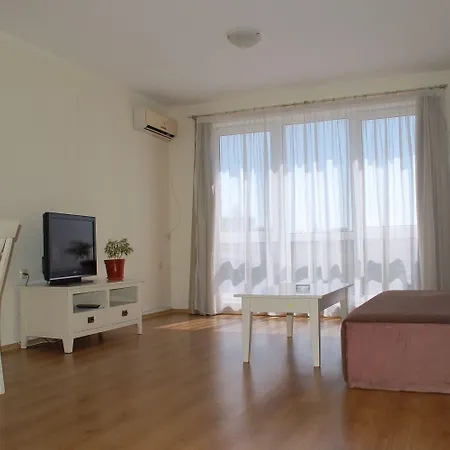 Flores Park Апартамент *