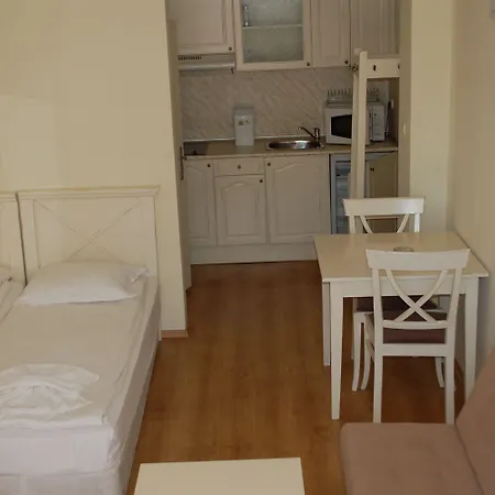 Flores Park Слънчев бряг