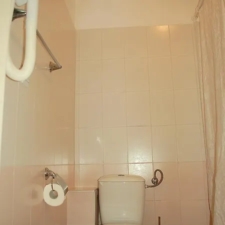 Flores Park Appart hôtel 3*