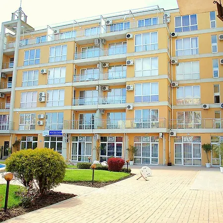 Flores Park Appart hôtel 3*